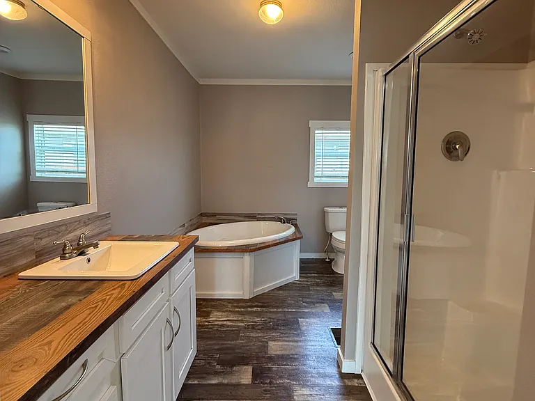 Oak Crest — Photo 28