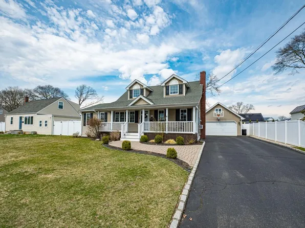 19 Elaine Drive, Sayville, NY 11782