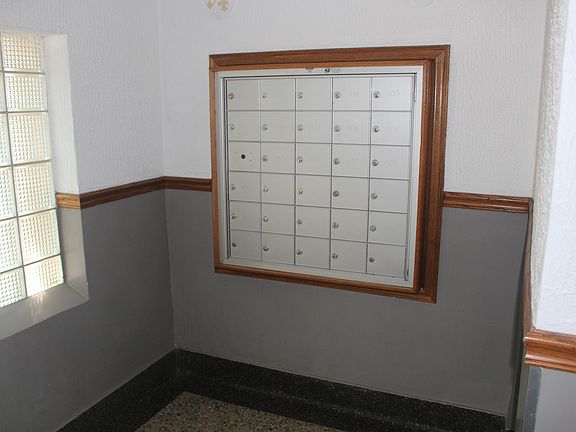 5th image of 4824 N Damen Ave #406