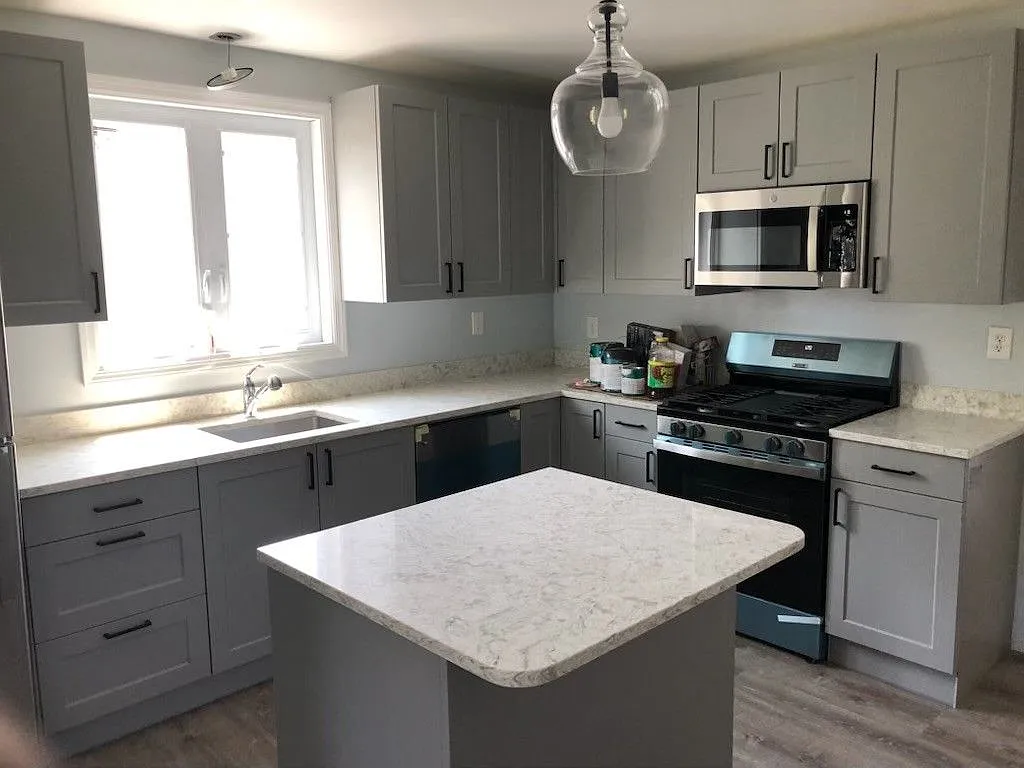 2 bed, 1.0 bath, 1100 sqft, $2,350 — Photo 2