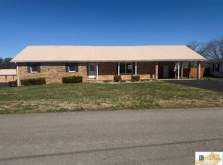 709 Greenview Dr, Cave City, KY 42127