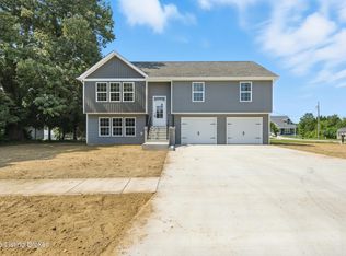 101 Honeysuckle Dr, Vine Grove, KY 40175