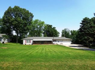 11 Fenton Dr, Decatur, IL 62521