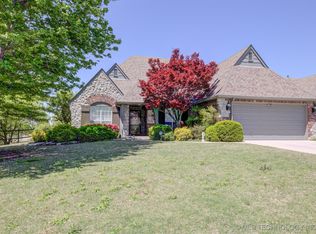 720 W Helena St, Broken Arrow, OK 74012