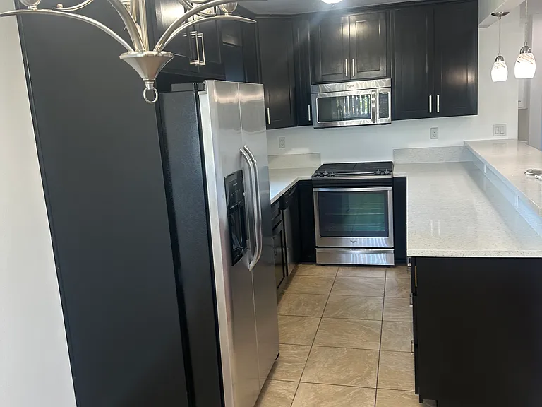 1027 N Stanley Ave #4 — Photo 8