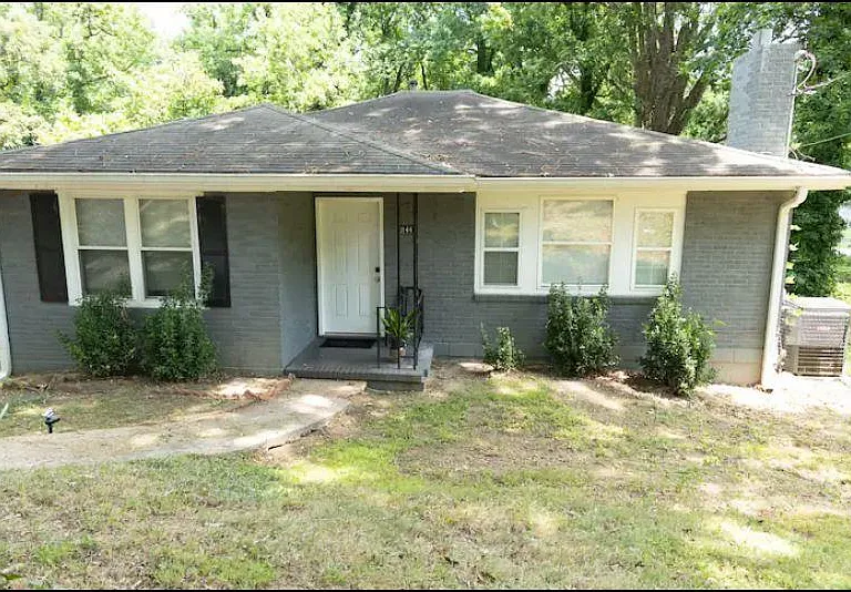 1441 Andrews St NW — Photo 1