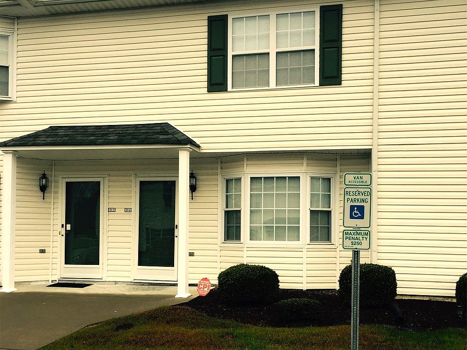 1st image of 1213 D4 Cross Creek Cir