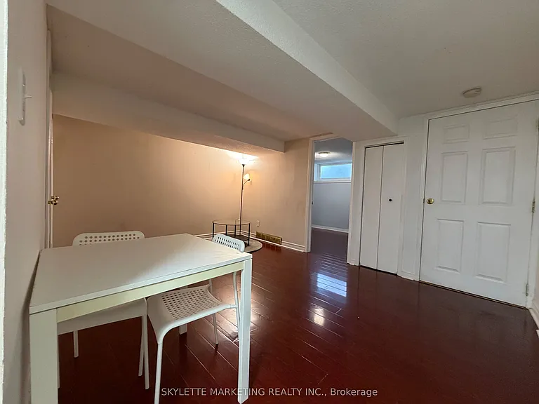 229 Zelda Cres #LOWER — Photo 8
