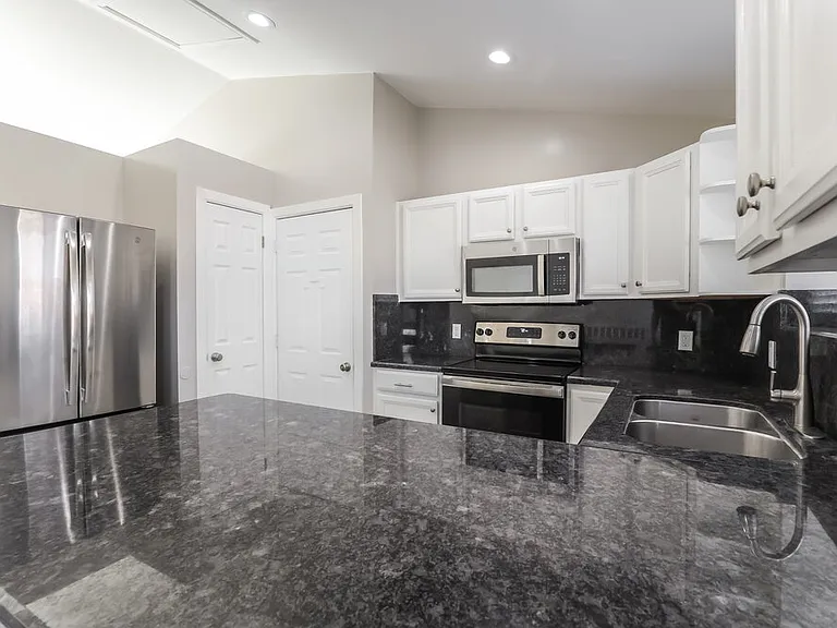 8492 S Merrick Ct — Photo 9