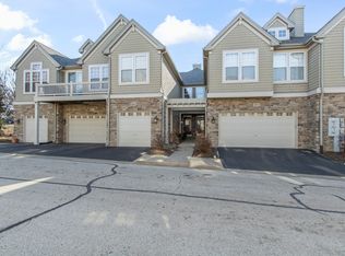 360 Promontory Ln Unit D, Wauconda, IL 60084