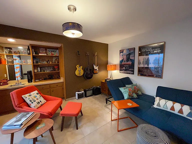 Bar/Office/3rd Bedroom with Sofabed