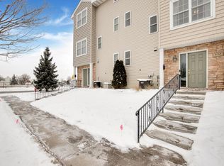 330 Saint Albans St N, Saint Paul, MN 55104