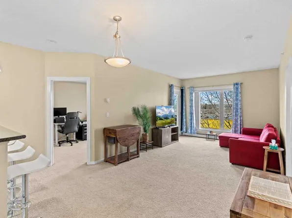604 E Lake Blvd NE #1404, Airdrie, AB T4A 0G6