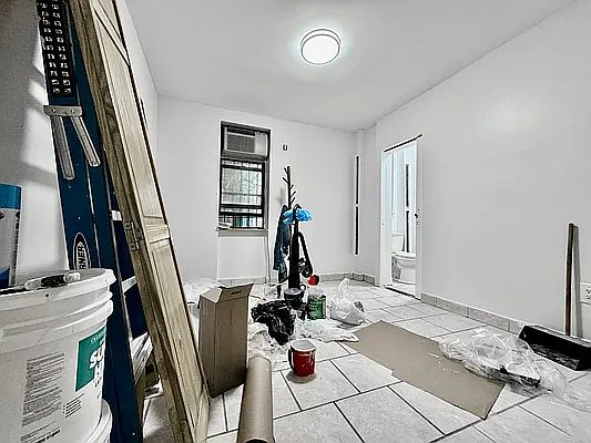 5th image of 715 W 172nd St #10