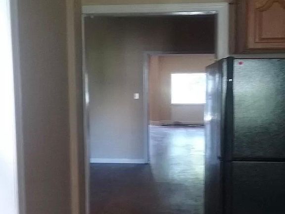 3rd image of 5411 Larchwood Ave