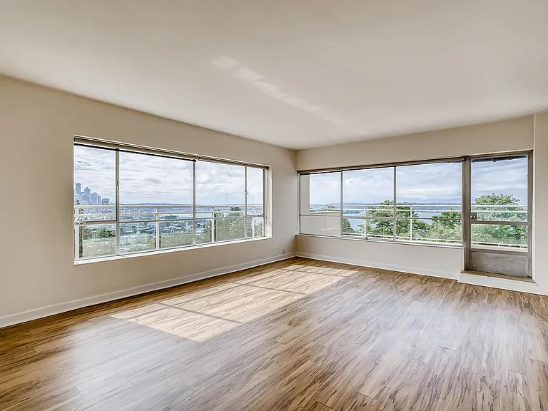 Skyline House — Photo 12