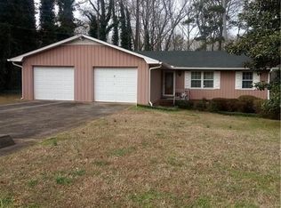 447 Stonewycke Ln, Stone Mountain, GA 30087