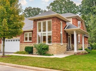 35 Landscapes Trl, Hamilton, ON
