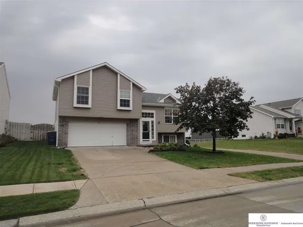17705 Chandler St, Omaha, NE 68136