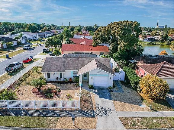 4th image of 1017 Mandarin Dr
