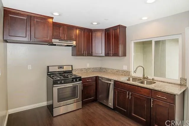 2057 S Cherry Ave — Photo 9
