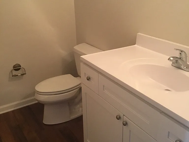 815 Seabury Ct — Photo 9