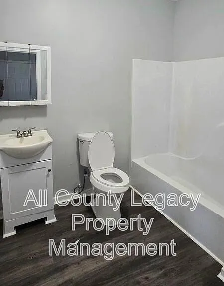 31 Ivy St #B — Photo 4