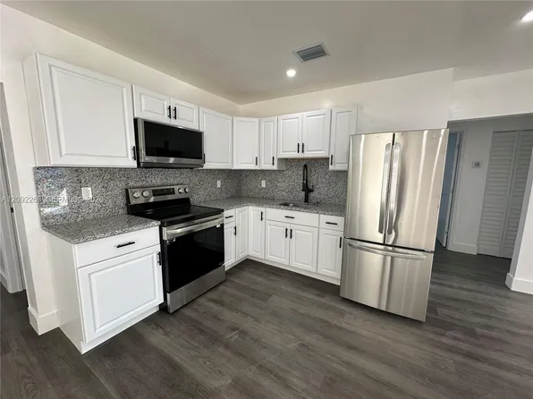 821 NW 20th Ave, Miami, FL 33125