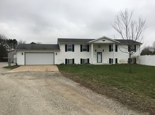 14550 Grandview Dr, Manito, IL 61546