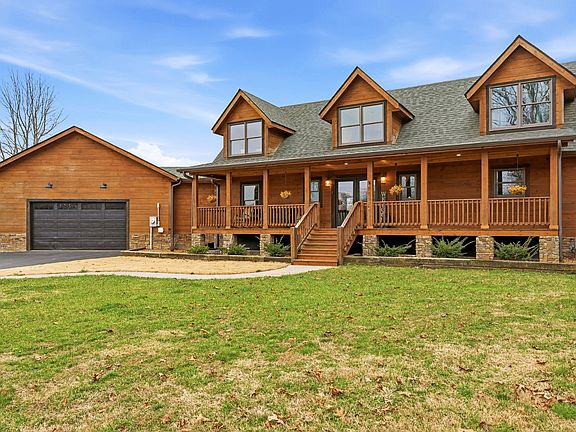 2nd image of 530 Parkway Rd