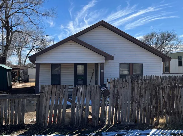 212 Cactus Dr, Levelland, TX 79336