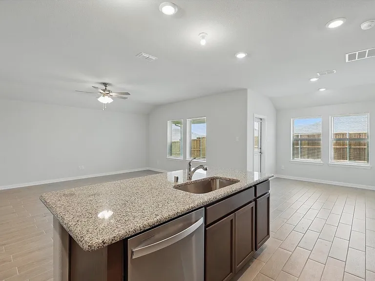 3928 Malachite Dr — Photo 5