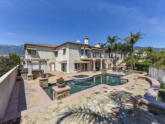 3rd image of 12461 Altura Dr