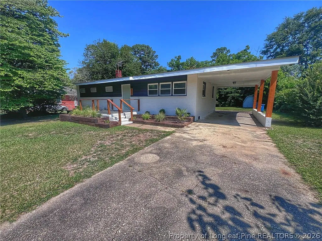 2 bed, 1.0 bath, 1092 sqft, $1,450 — Photo 2