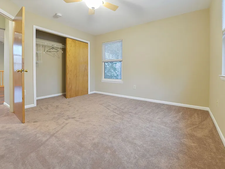 107 E Kings Hwy — Photo 21