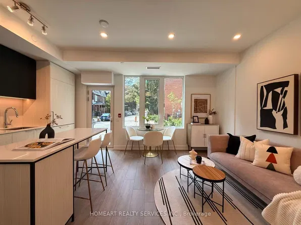 308 Jarvis St #Townhouse 103, Toronto, ON M5B 0E3