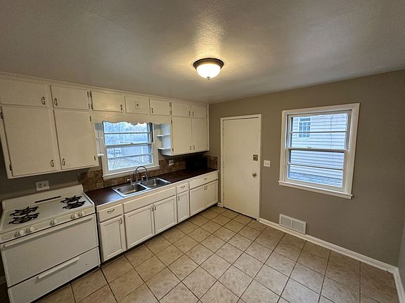2nd image of 4706-08 N 35th St #4706