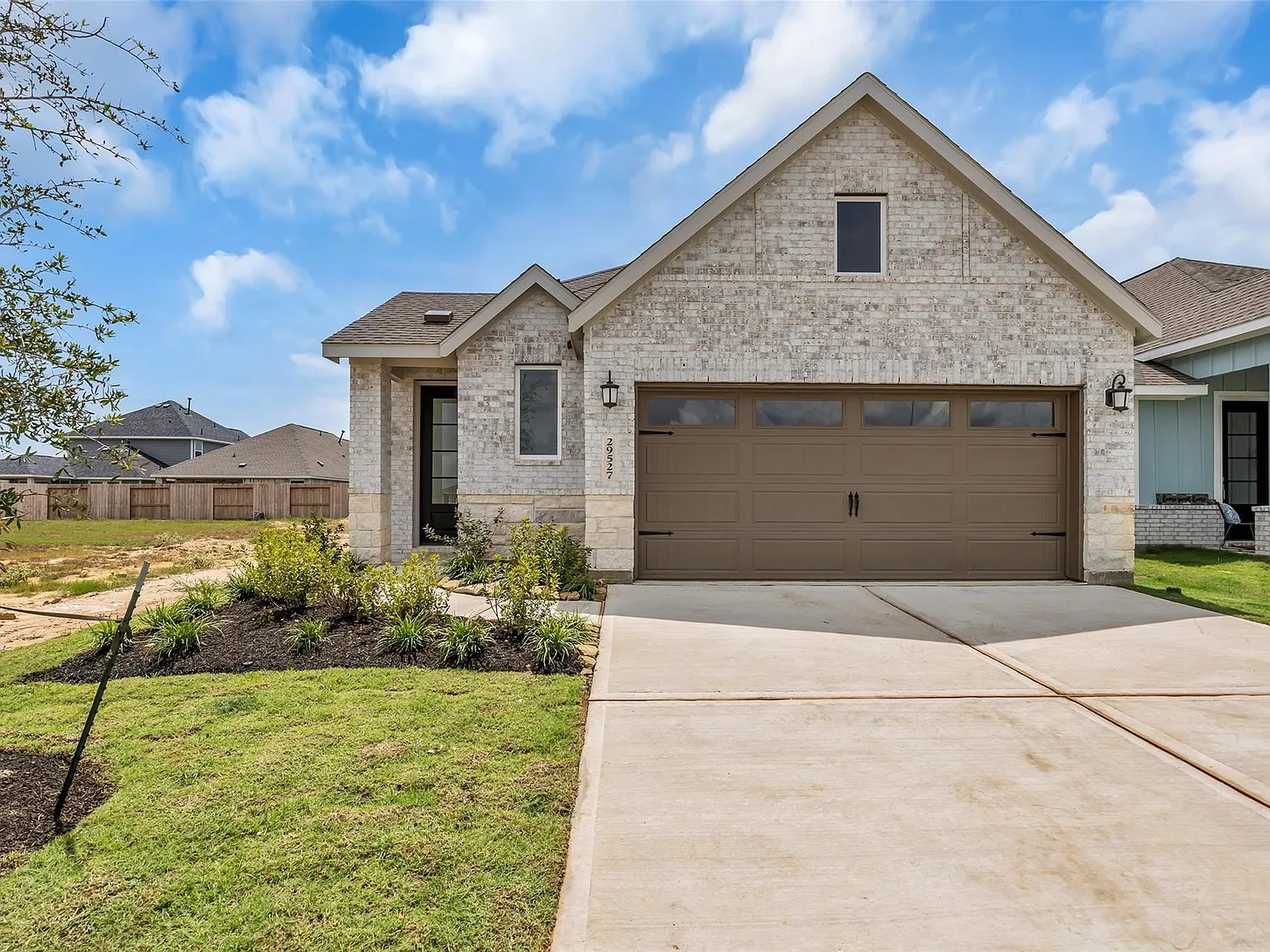 3 bed, 2.5 bath, $2,100 — Photo 1