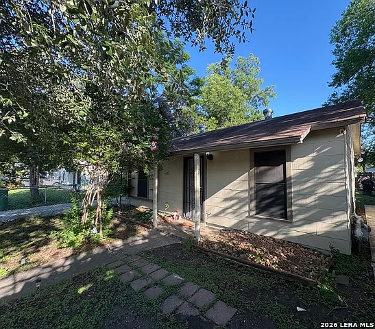 2 bed, 1.0 bath, 660 sqft, $1,350 — Photo 2