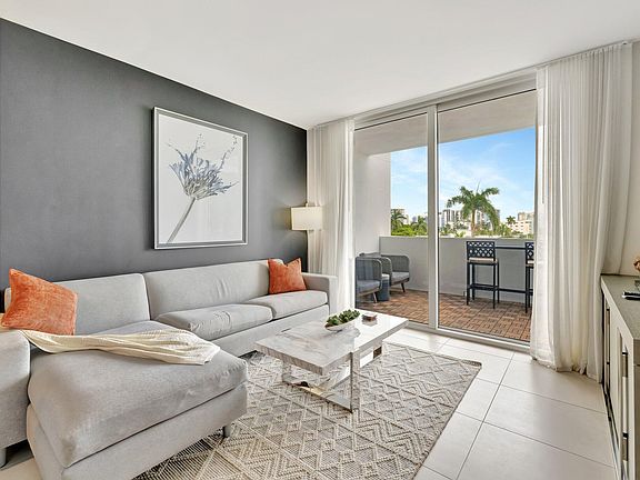 4th image of 401 N Birch Road #409