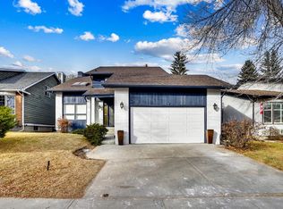 7 S Deercrest Way SE, Calgary, AB T2J5W3
