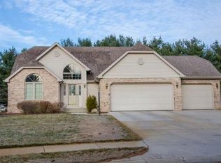 56971 Coppergate Dr, Elkhart, IN 46516