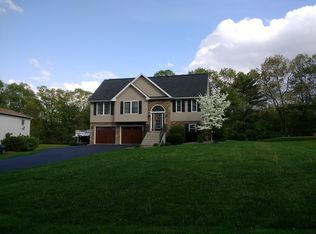 2354 Stallion Dr, Auburn, PA 17922