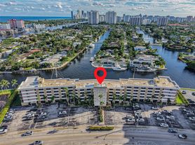 301 Golden Isles Dr