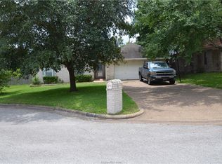 2003 Sandalwood Ln, Bryan, TX 77807