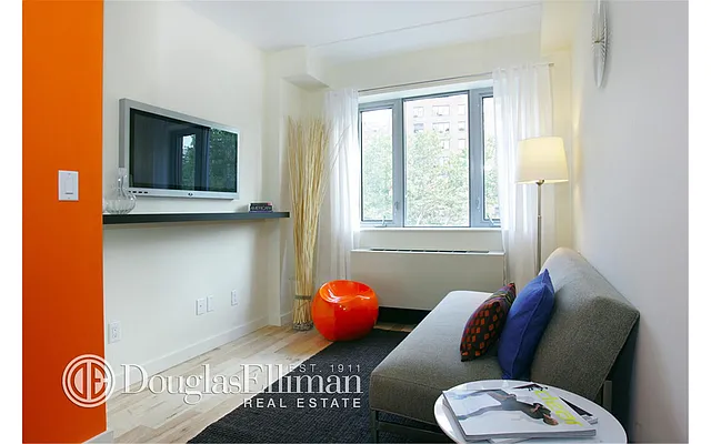 Rented by Douglas Elliman | media 29