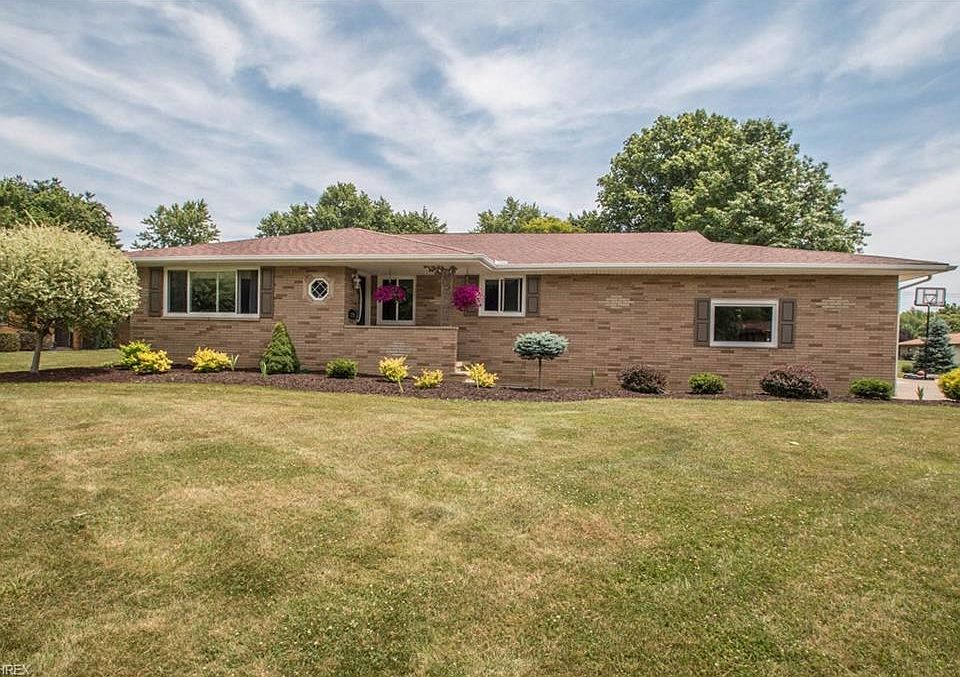 1st image of 8521 Fox Hollow Dr