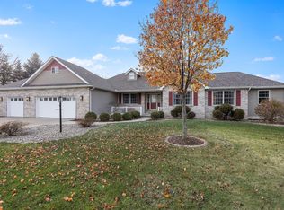 150 Springwood Dr, Hebron, IN 46341