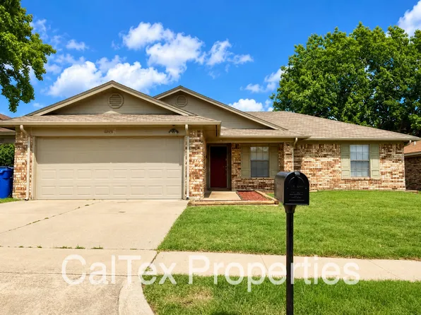 6413 Whitehurst Dr, Watauga, TX 76148