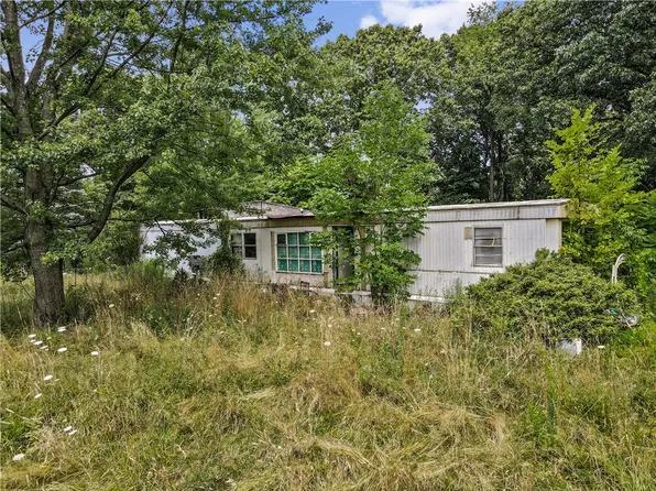 359 Sunrise Dr, Georgetown, PA 15043